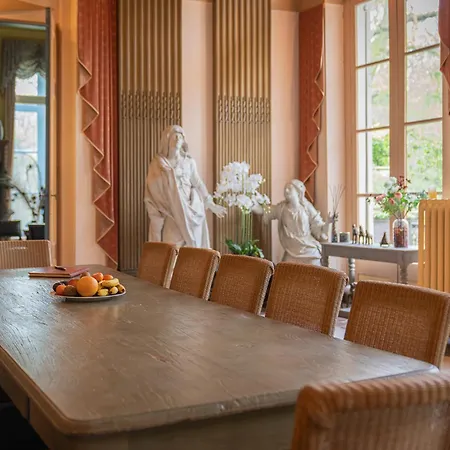 Leyselebeke Castle Bed & Breakfast 4*