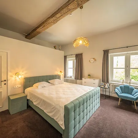 Leyselebeke Castle Bed & Breakfast 4*