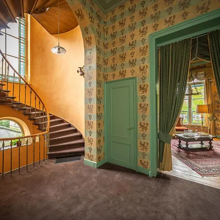 Bed & Breakfast Leyselebeke Castle 4*